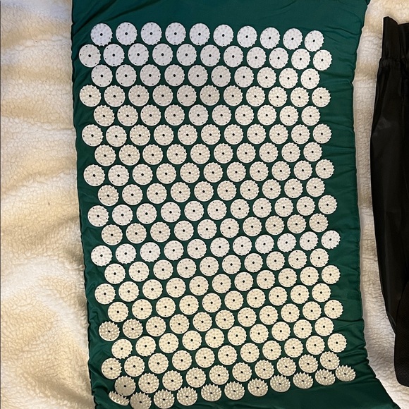 Green Acupressure Mat and Pillow Set - Picture 3 of 4